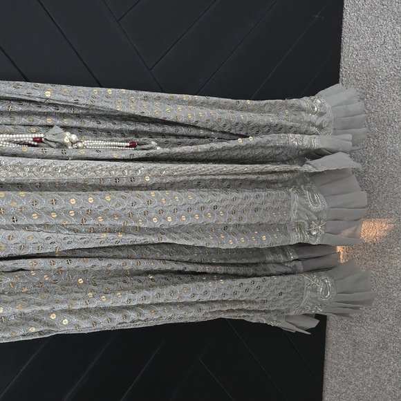 Ayesha Somaya Pakistani Small Gown - Picture 6 of 11